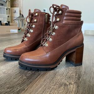 NEW vince camuto donna boot, sz5